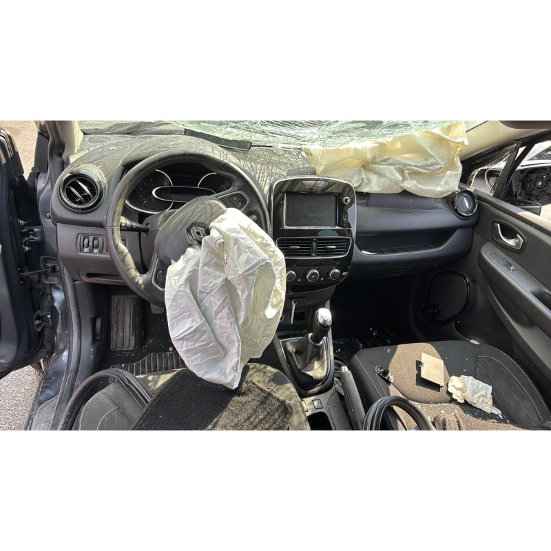 Vitre arriere droit RENAULT CLIO 4 Photo n°20