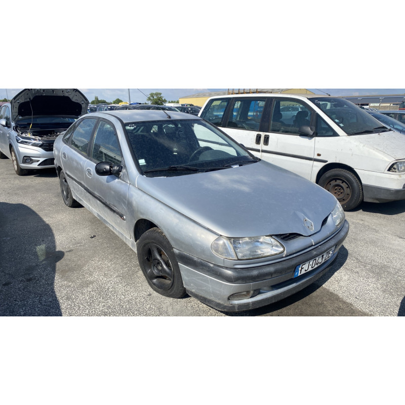 Bandeau de feu malle/hayon RENAULT LAGUNA 1 Photo n°11