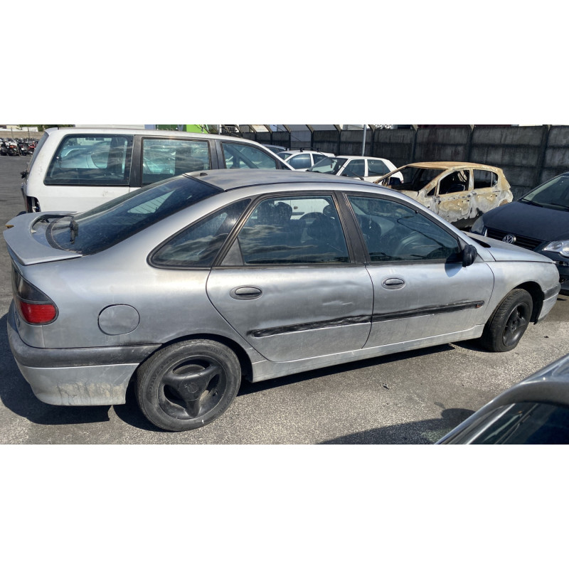Bandeau de feu malle/hayon RENAULT LAGUNA 1 Photo n°16