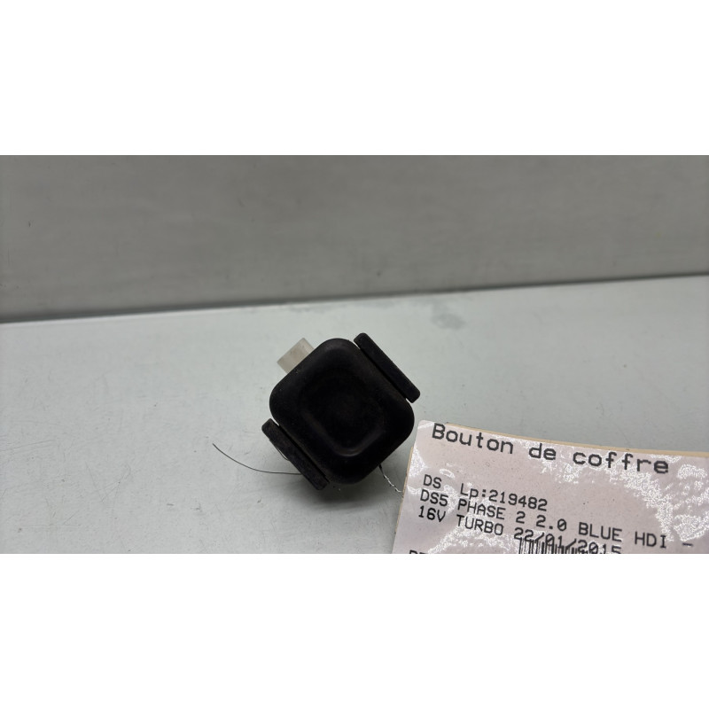 Bouton de coffre DS DS5 Photo n°1