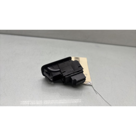 Interrupteur de leve vitre arriere droit VOLKSWAGEN TOURAN 3
