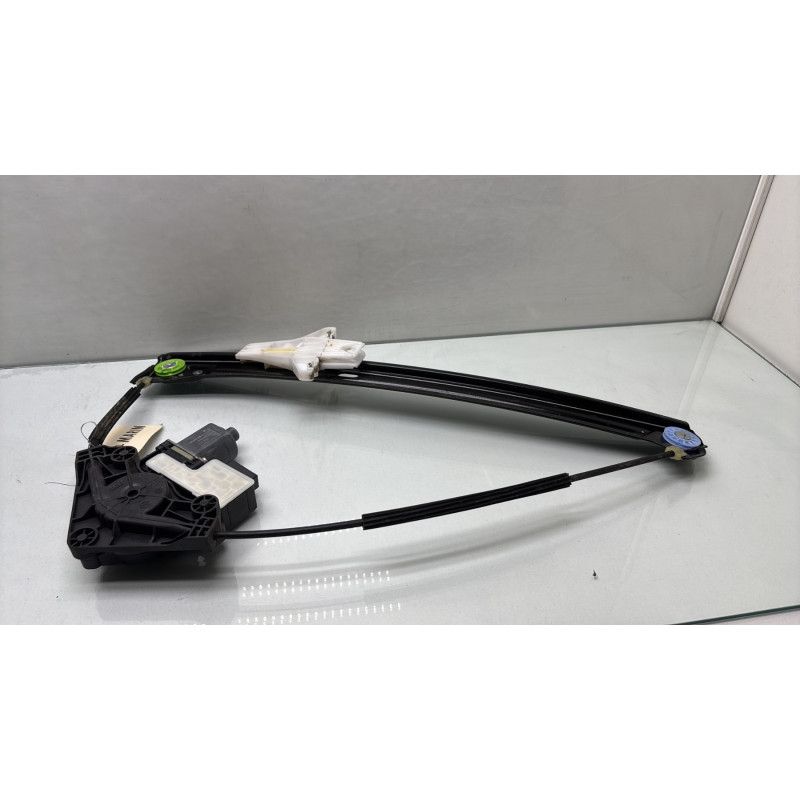 Leve vitre electrique arriere gauche VOLKSWAGEN TOURAN 3 Photo n°1