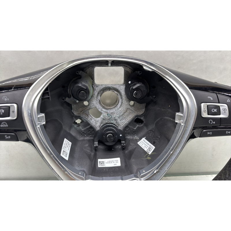 Volant VOLKSWAGEN TOURAN 3 Photo n°4
