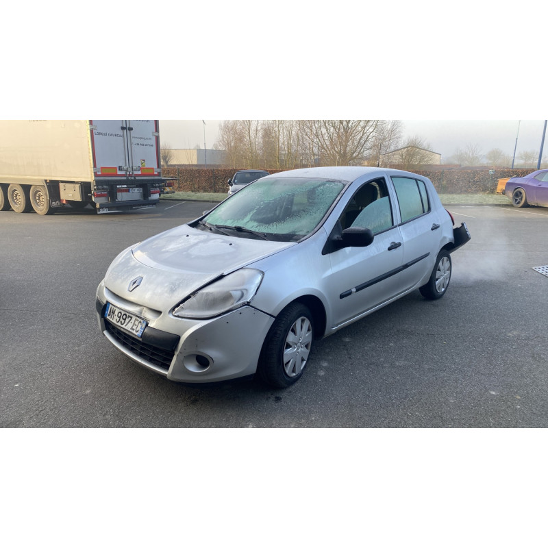 Vitre arriere gauche RENAULT CLIO 3 Photo n°6