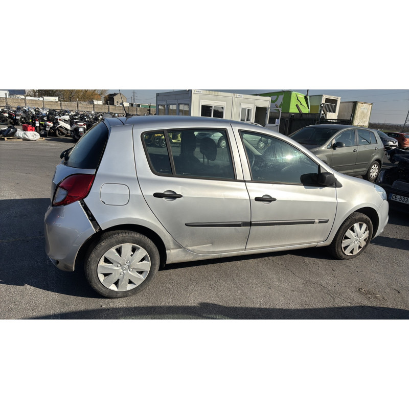 Vitre arriere gauche RENAULT CLIO 3 Photo n°12
