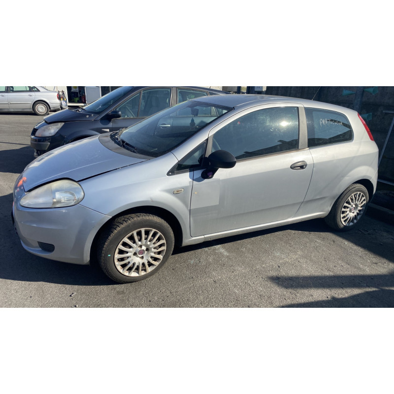 Capot FIAT GRANDE PUNTO Photo n°19