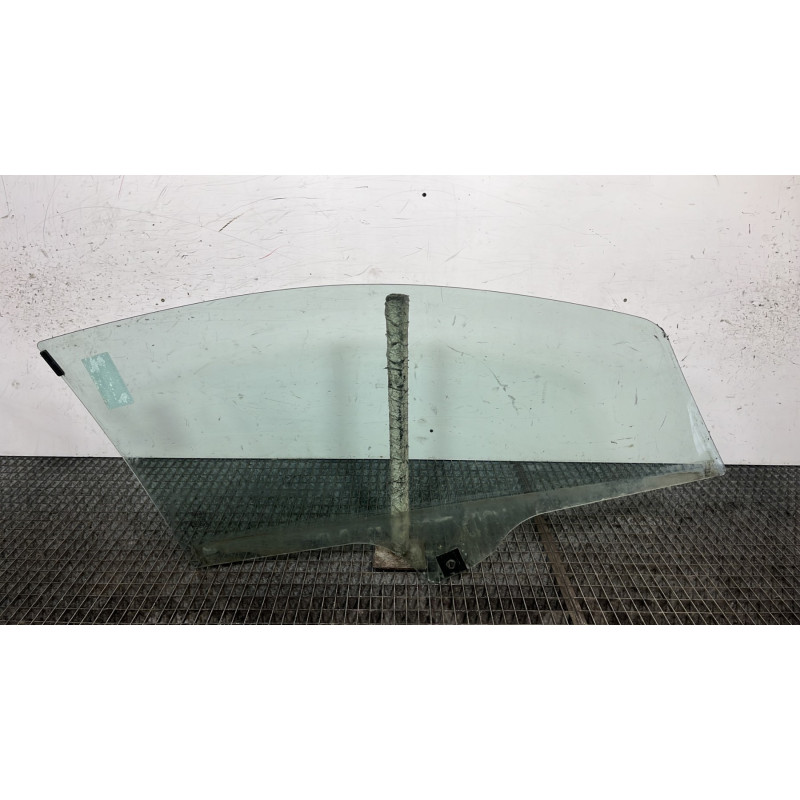 Vitre avant gauche FIAT GRANDE PUNTO Photo n°4