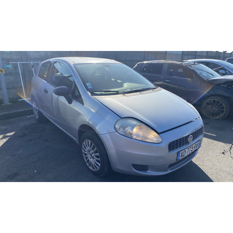 Face avant FIAT GRANDE PUNTO Photo n°7
