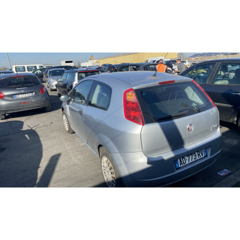 Face avant FIAT GRANDE PUNTO Photo n°9