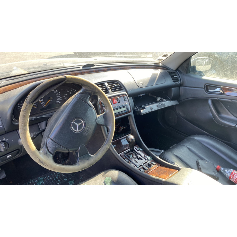 Vitre avant droit MERCEDES CLASSE CLK 208 Photo n°17