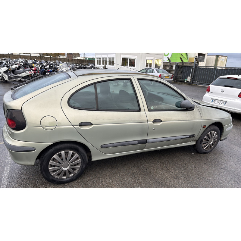 Repetiteur clignotant avant gauche (Feux) RENAULT MEGANE 1 Photo n°20