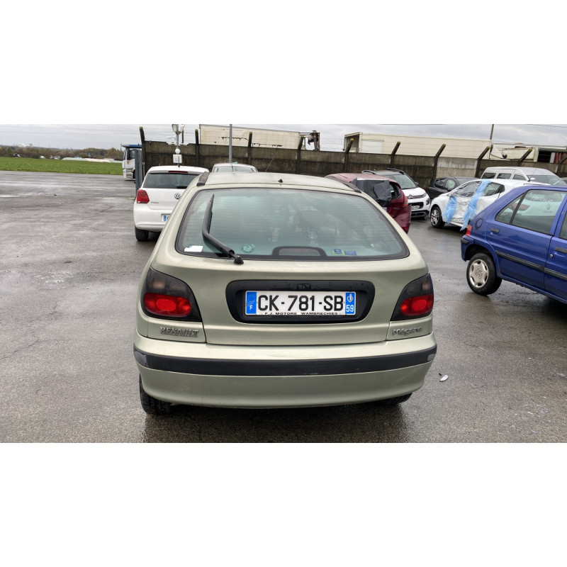 Retroviseur gauche RENAULT MEGANE 1 Photo n°9