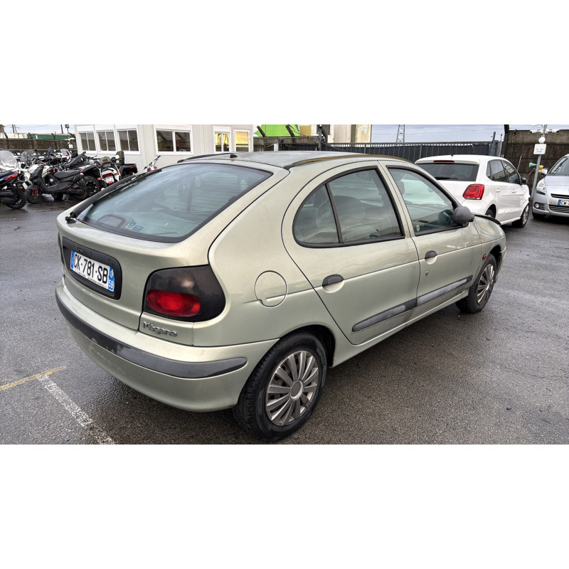 Retroviseur gauche RENAULT MEGANE 1 Photo n°17