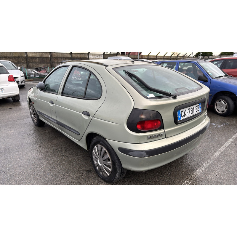 Retroviseur gauche RENAULT MEGANE 1 Photo n°18