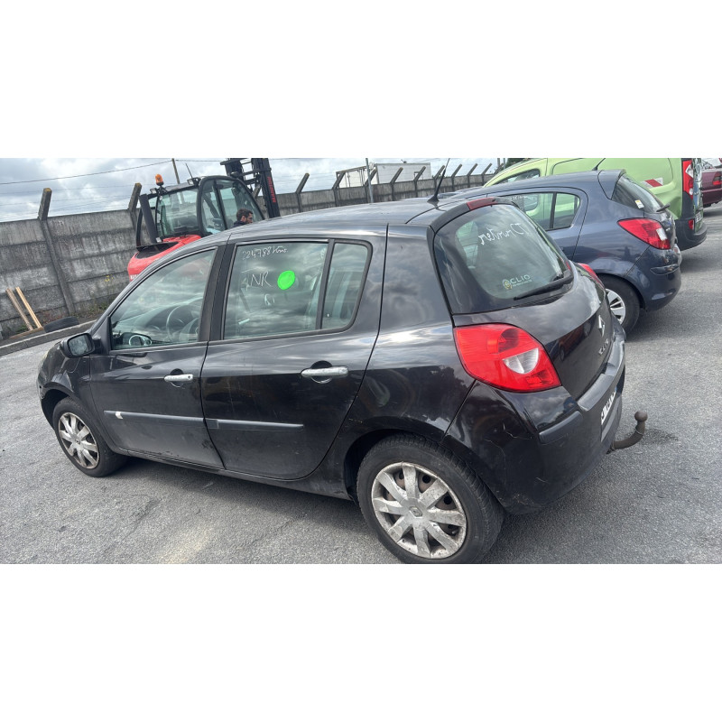 Aile avant gauche RENAULT CLIO 3 Photo n°11