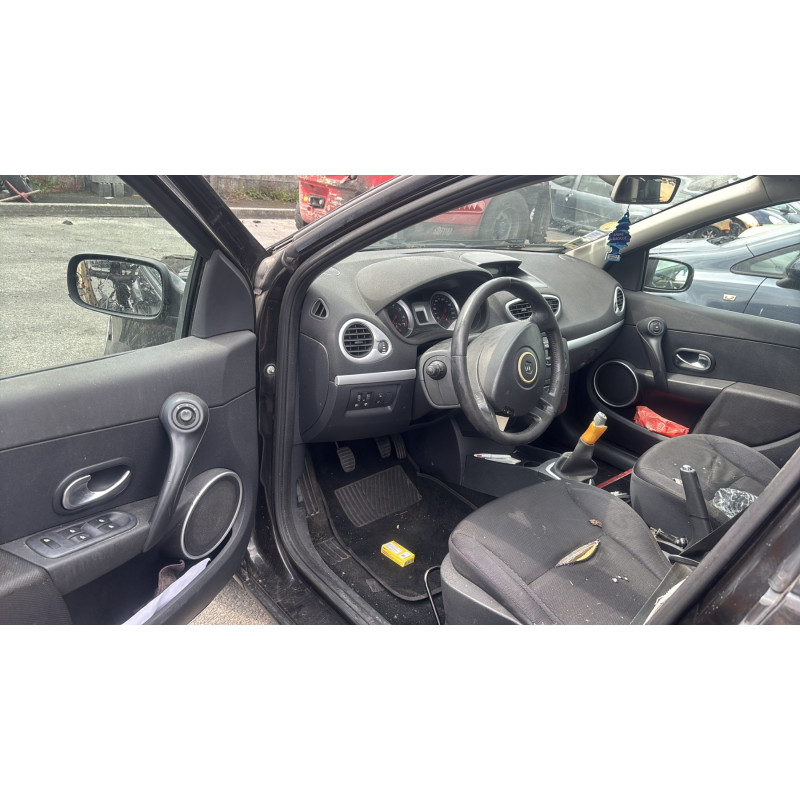 Aile avant gauche RENAULT CLIO 3 Photo n°13