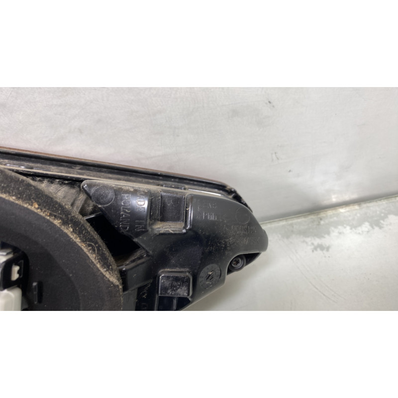 Feu arriere secondaire droit (feux) VOLKSWAGEN TOURAN 3 Photo n°4