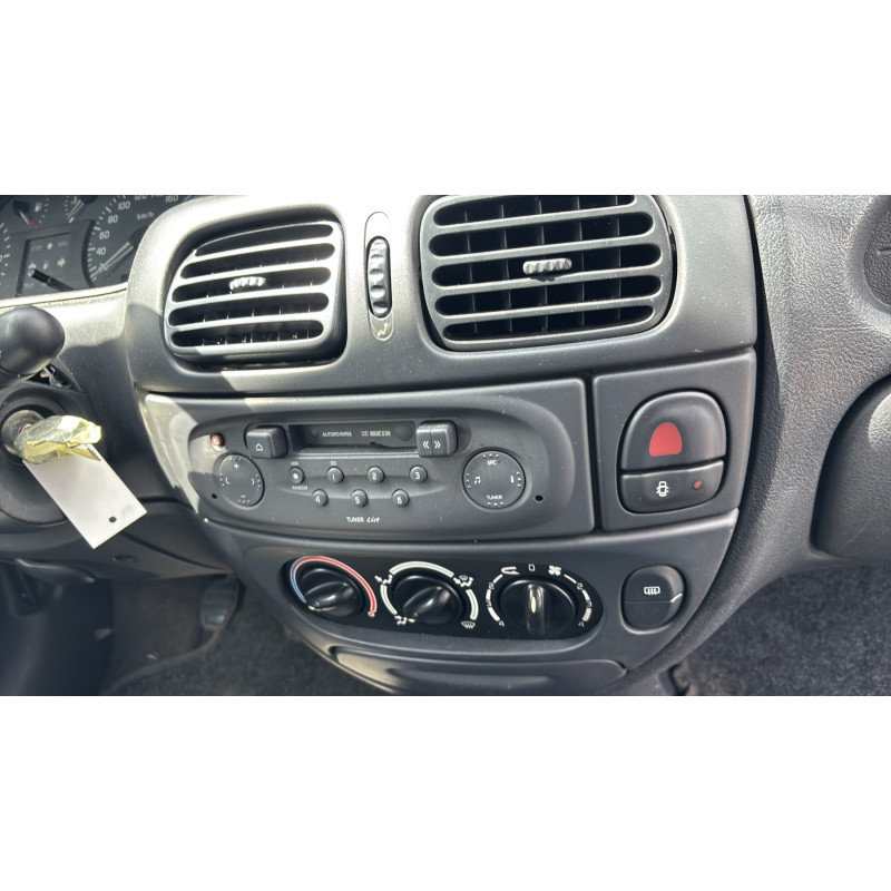 Feu arriere principal droit (feux) RENAULT MEGANE 1 Photo n°18