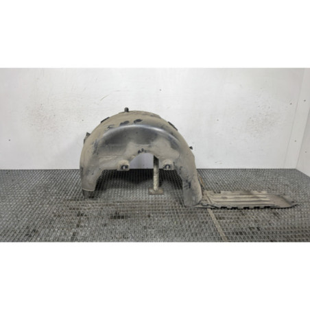 Pare boue arriere droit OPEL VIVARO 3