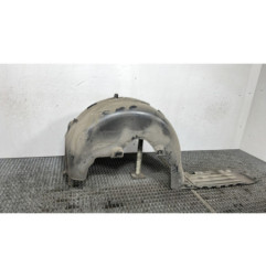 Pare boue arriere droit OPEL VIVARO 3