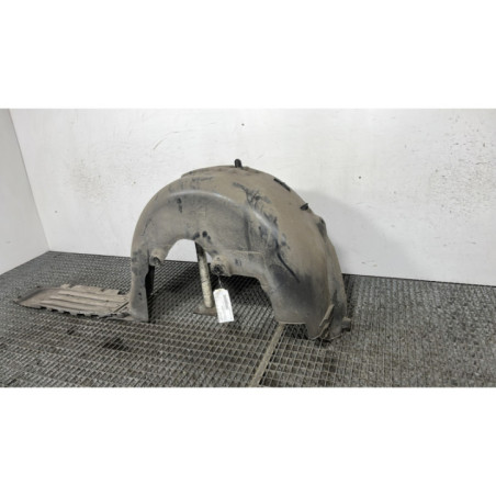 Pare boue arriere gauche OPEL VIVARO 3
