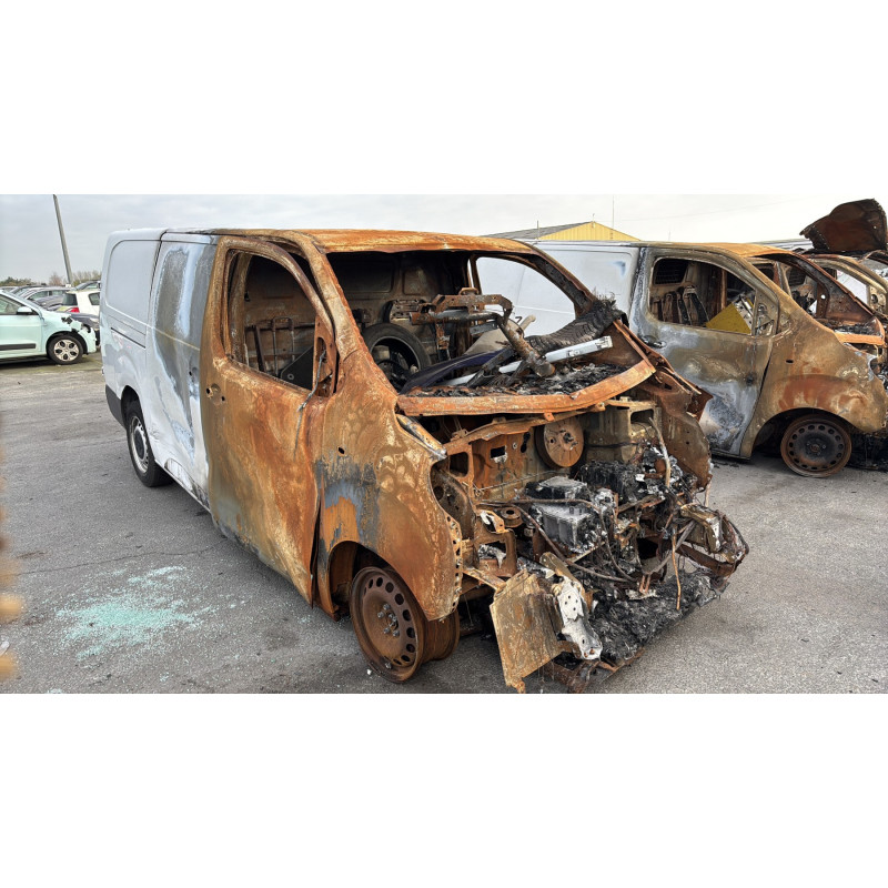 Pare boue arriere gauche OPEL VIVARO 3 Photo n°6