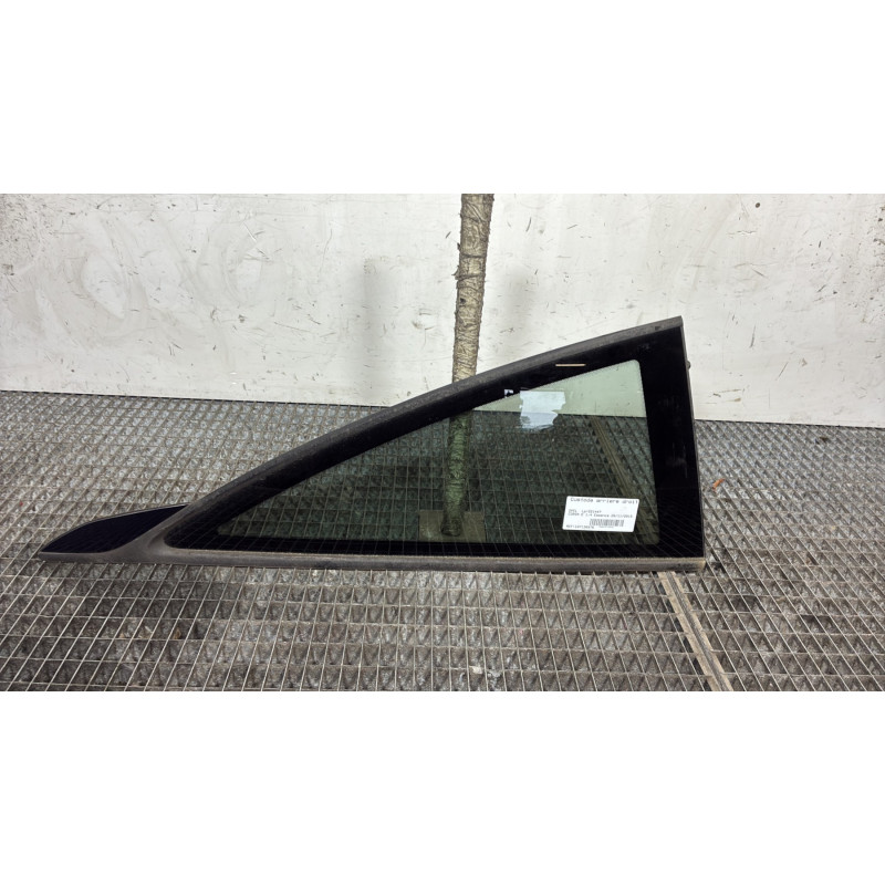 Custode arriere droit OPEL CORSA E Photo n°1