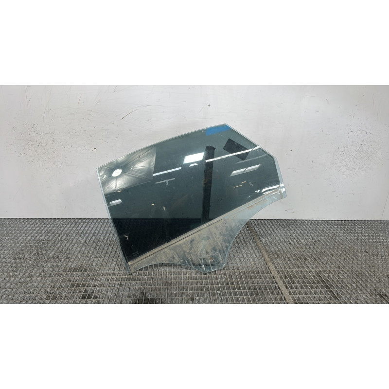 Vitre arriere gauche FORD MONDEO 3 Photo n°1