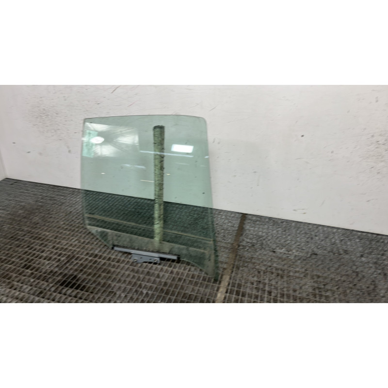 Vitre arriere droit RENAULT CLIO 2 Photo n°3