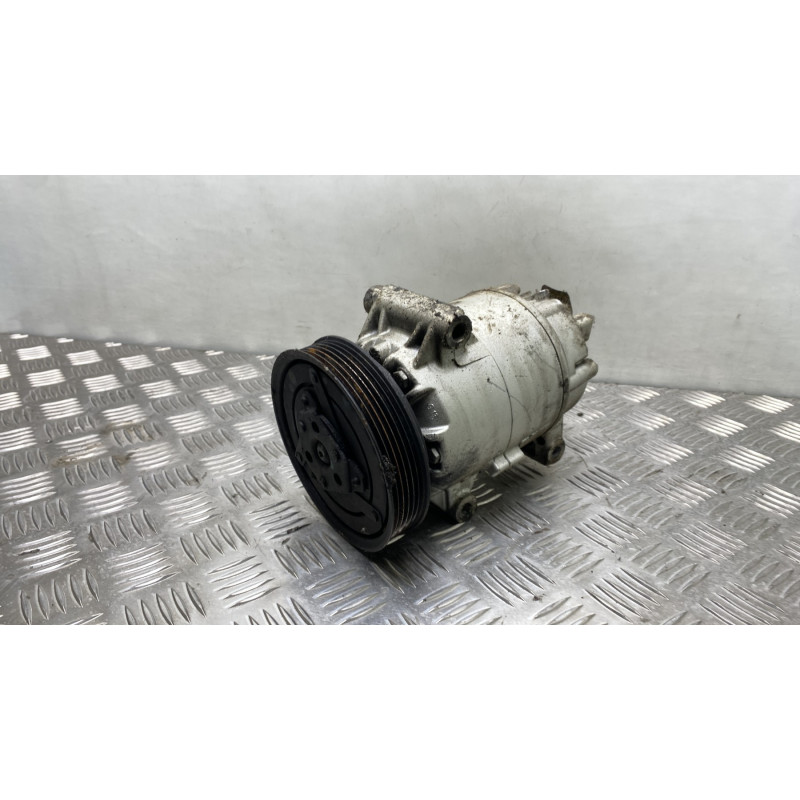 Compresseur clim RENAULT MEGANE 1 Photo n°1