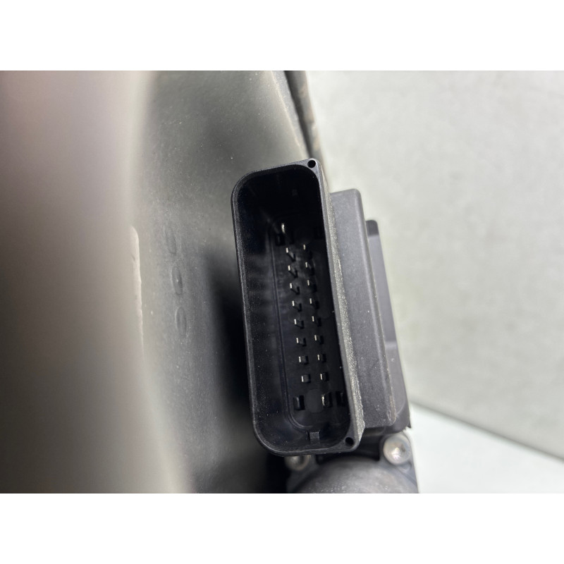 Leve vitre electrique arriere droit VOLKSWAGEN GOLF PLUS Photo n°4
