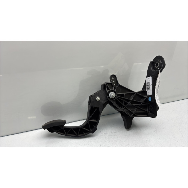 Pedale d'embrayage PEUGEOT 208 2 Photo n°3
