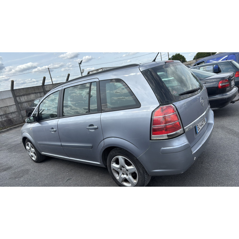 Feu arriere principal droit (feux) OPEL ZAFIRA B Photo n°10