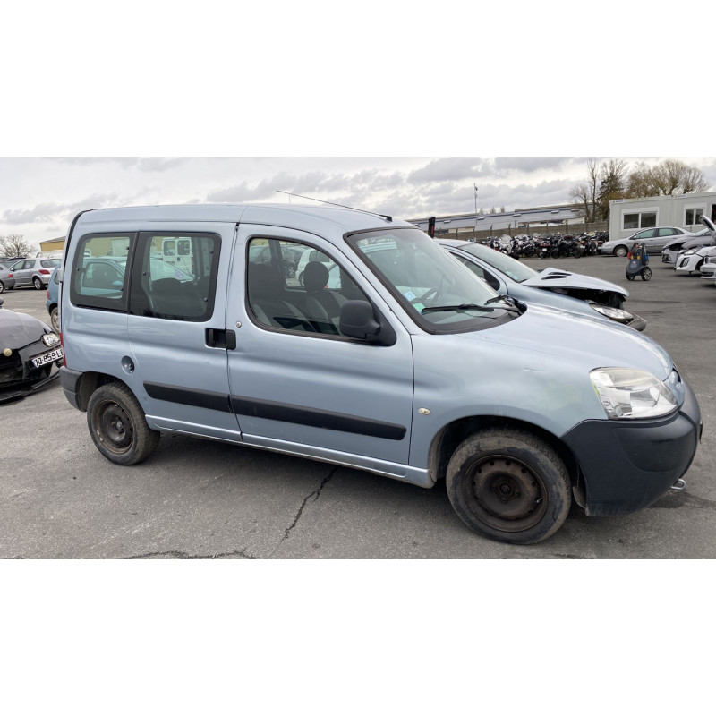 Feu arriere stop central PEUGEOT PARTNER 1 Photo n°11