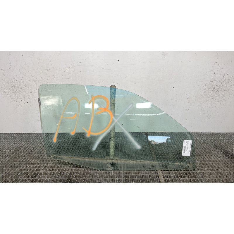 Vitre avant droit RENAULT CLIO 2 Photo n°1