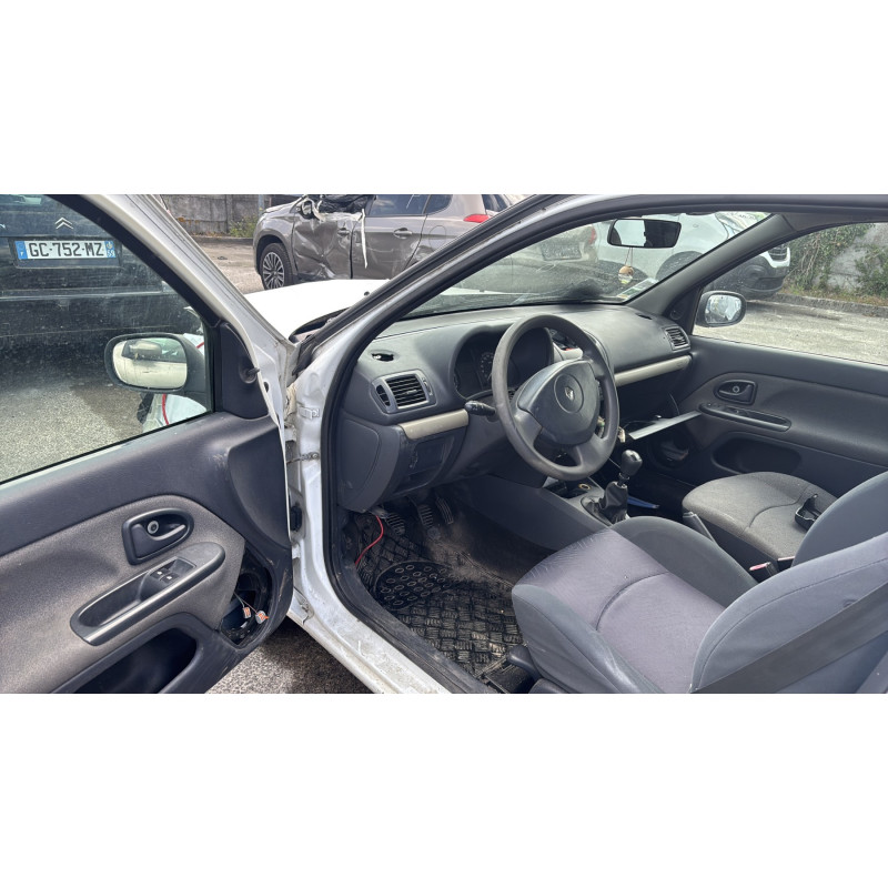 Vitre avant droit RENAULT CLIO 2 Photo n°15