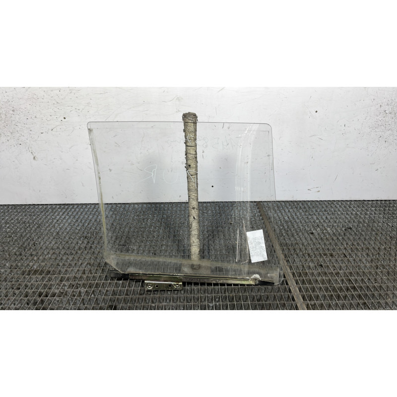 Vitre arriere gauche RENAULT CLIO 1 Photo n°4