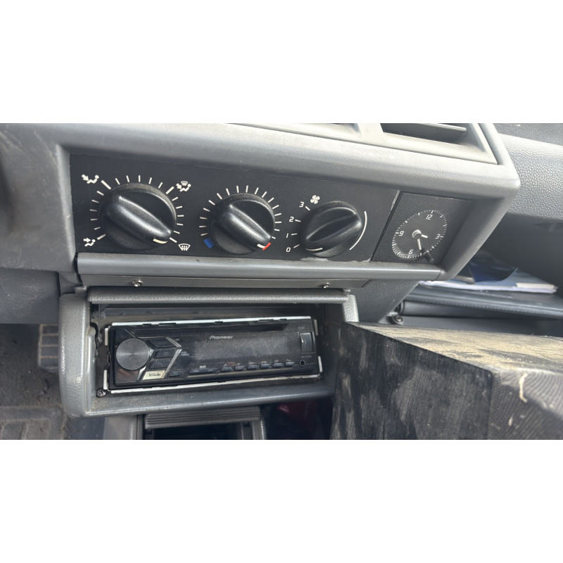 Vitre arriere gauche RENAULT CLIO 1 Photo n°20