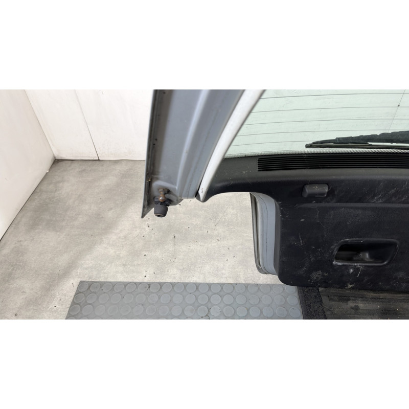 Malle/Hayon arriere VOLKSWAGEN GOLF 4 Photo n°9