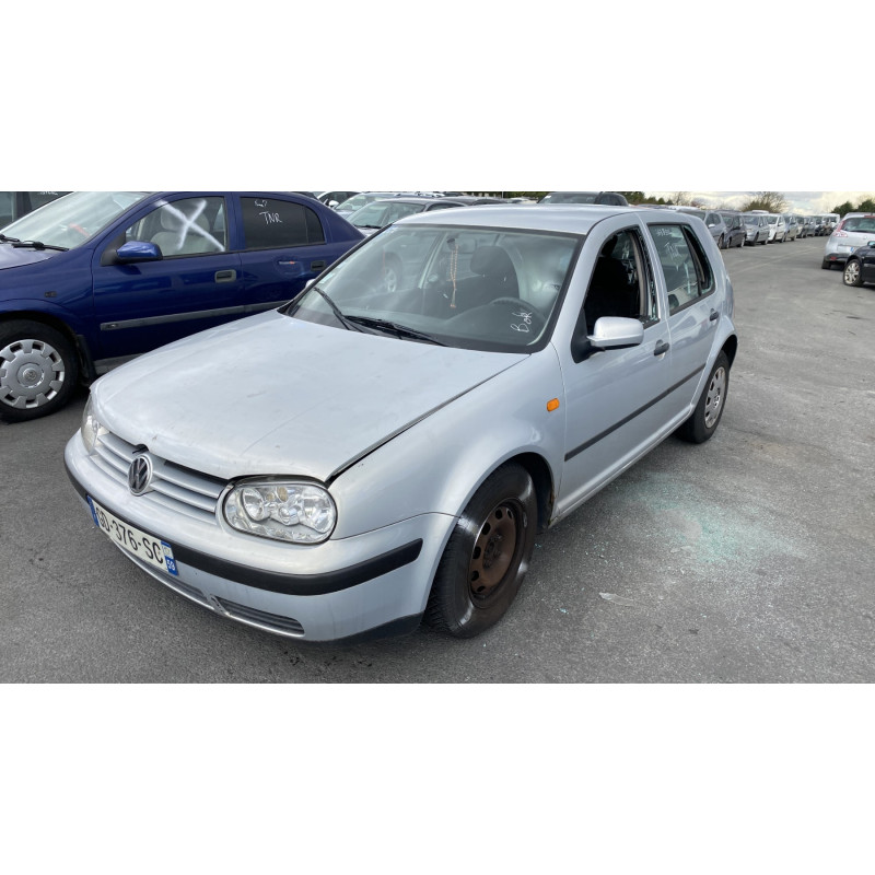 Malle/Hayon arriere VOLKSWAGEN GOLF 4 Photo n°12