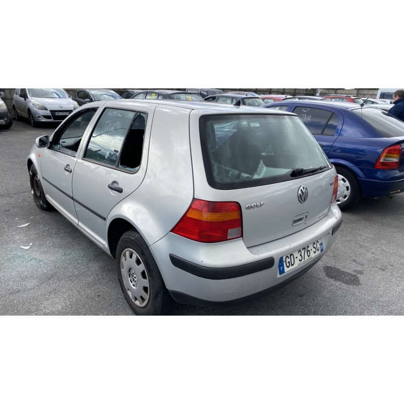 Malle/Hayon arriere VOLKSWAGEN GOLF 4 Photo n°15