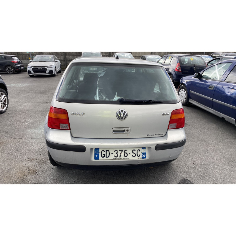 Malle/Hayon arriere VOLKSWAGEN GOLF 4 Photo n°16