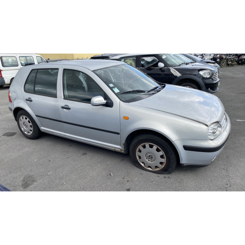 Malle/Hayon arriere VOLKSWAGEN GOLF 4 Photo n°18