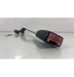 Attache ceinture avant gauche VOLKSWAGEN GOLF 4 Photo n°1