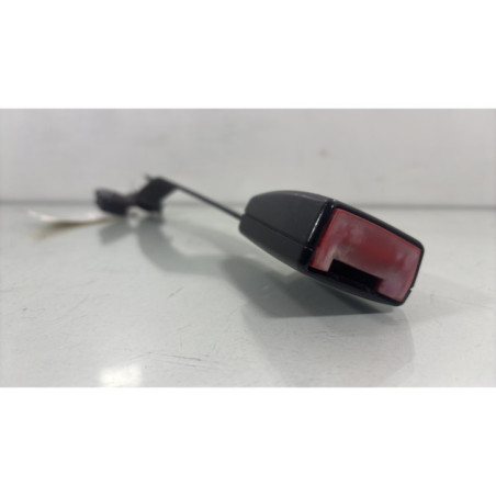 Attache ceinture avant gauche VOLKSWAGEN GOLF 4 Photo n°1
