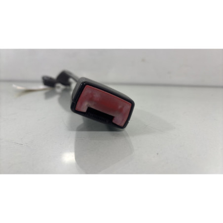 Attache ceinture avant gauche VOLKSWAGEN GOLF 4