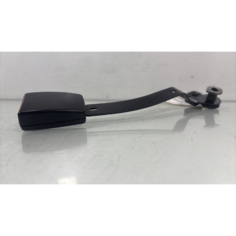 Attache ceinture avant gauche VOLKSWAGEN GOLF 4 Photo n°3