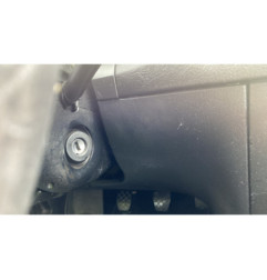 Attache ceinture avant gauche VOLKSWAGEN GOLF 4