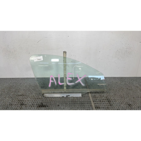 Vitre avant droit OPEL CORSA C Photo n°1