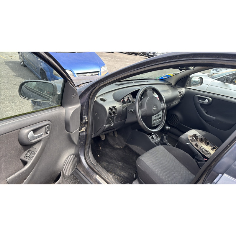 Vitre avant droit OPEL CORSA C Photo n°13